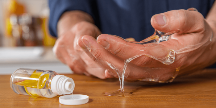 Enlever la Super Glue : 22 astuces faciles et efficaces
