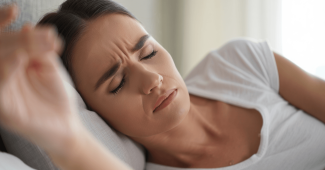 Peau déshydratée : comment la différencier d'une peau sèche et comment en prendre soin durablement