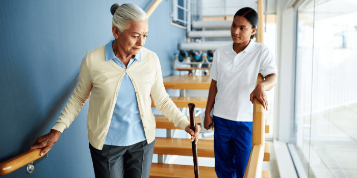 La kinésithérapie diminue de 50% le risque de chutes chez les seniors