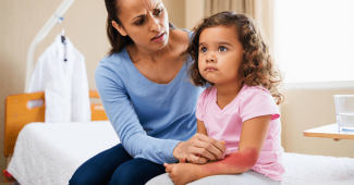 Éruption cutanée chez l’enfant et prise de médicament : que faire ?