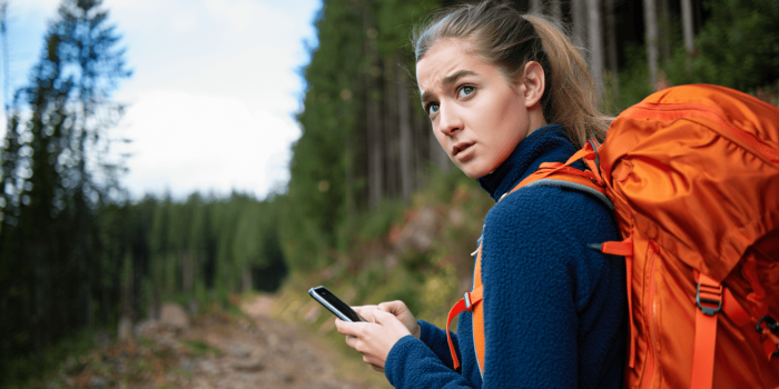 Comment s’orienter sans boussole : Techniques pratiques pour retrouver son chemin