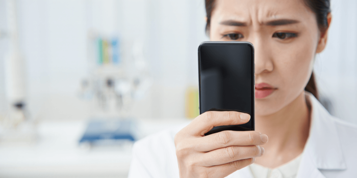 Téléphone portable et cancer : pas de lien de cause à effet selon l’ANSES