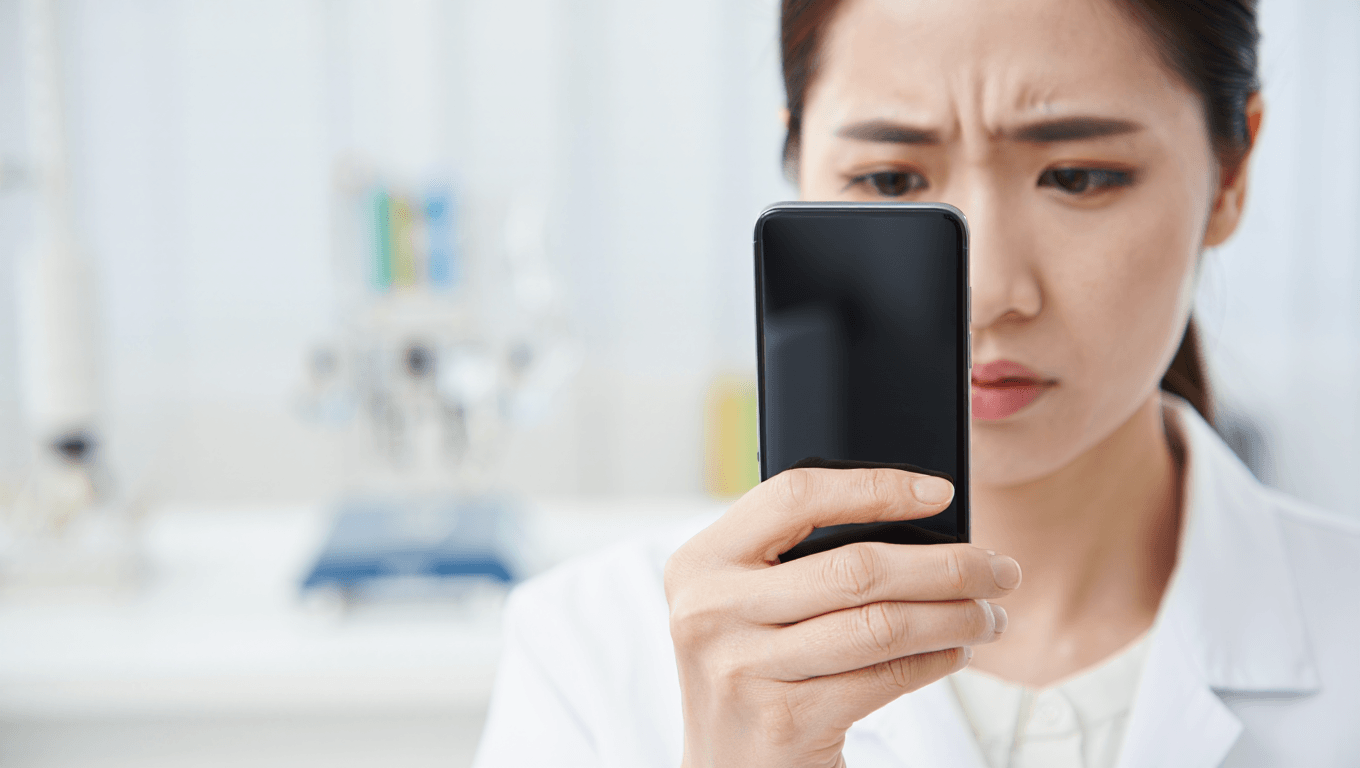 Téléphone portable et cancer : pas de lien de cause à effet selon l’ANSES