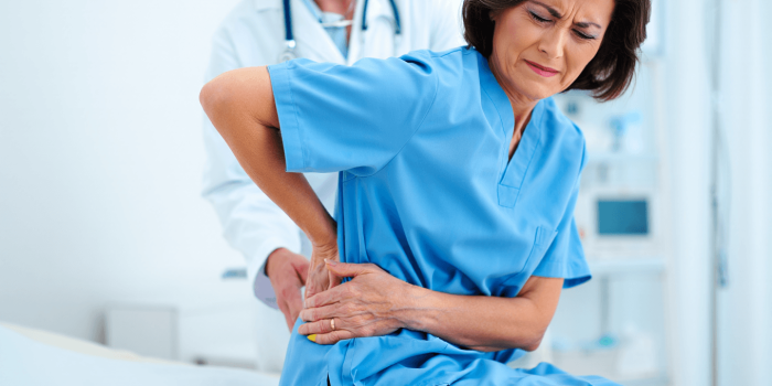 Douleur de la fesse : symptômes, diagnostic et traitement