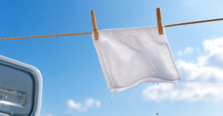Peut-on mettre les chiffons microfibres au sèche-linge ? Les règles d’or pour bien les laver