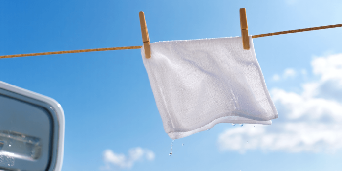 Peut-on mettre les chiffons microfibres au sèche-linge ? Les règles d’or pour bien les laver
