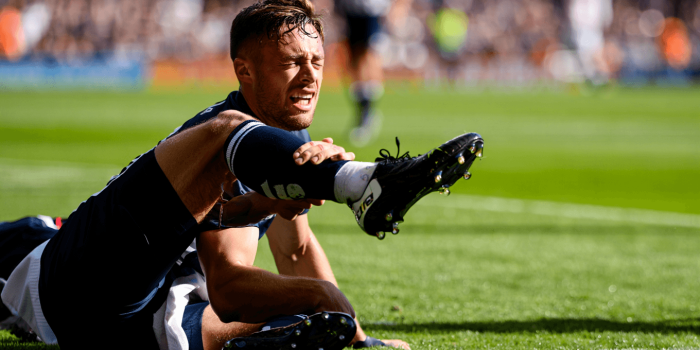 Traiter l'entorse à la cheville du footballeur