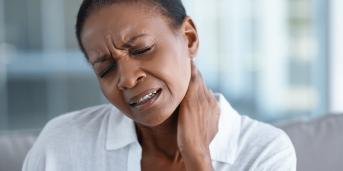Traitements et symptômes : douleur à la nuque