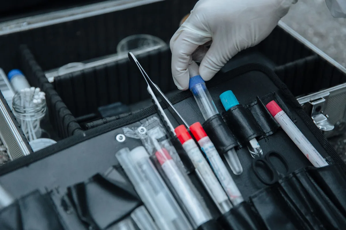 Kit de prélèvement pour test du microbiote avec tube hermétique et instructions