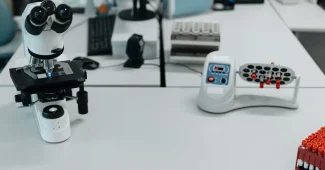 Laboratoire de recherche biomédicale avec molécules et échantillons biologiques