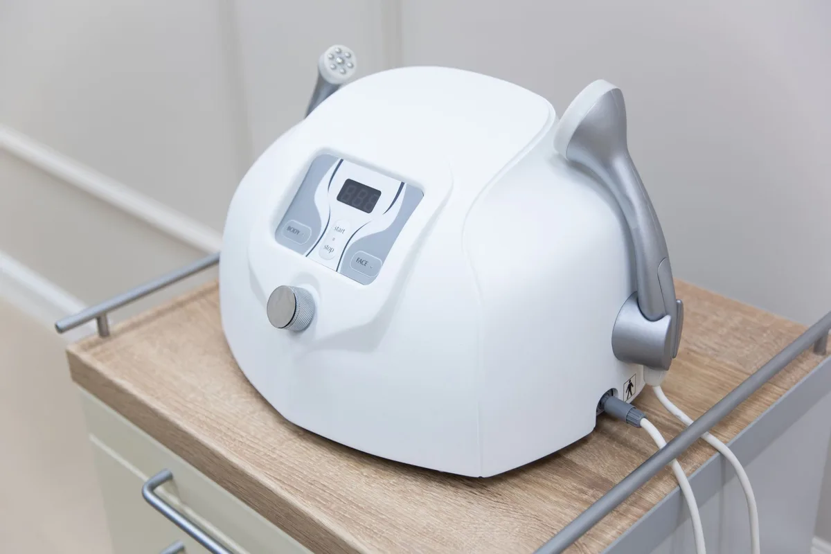 Équipement de cryothérapie utilisé pour l'ablation des condylomes anogénitaux