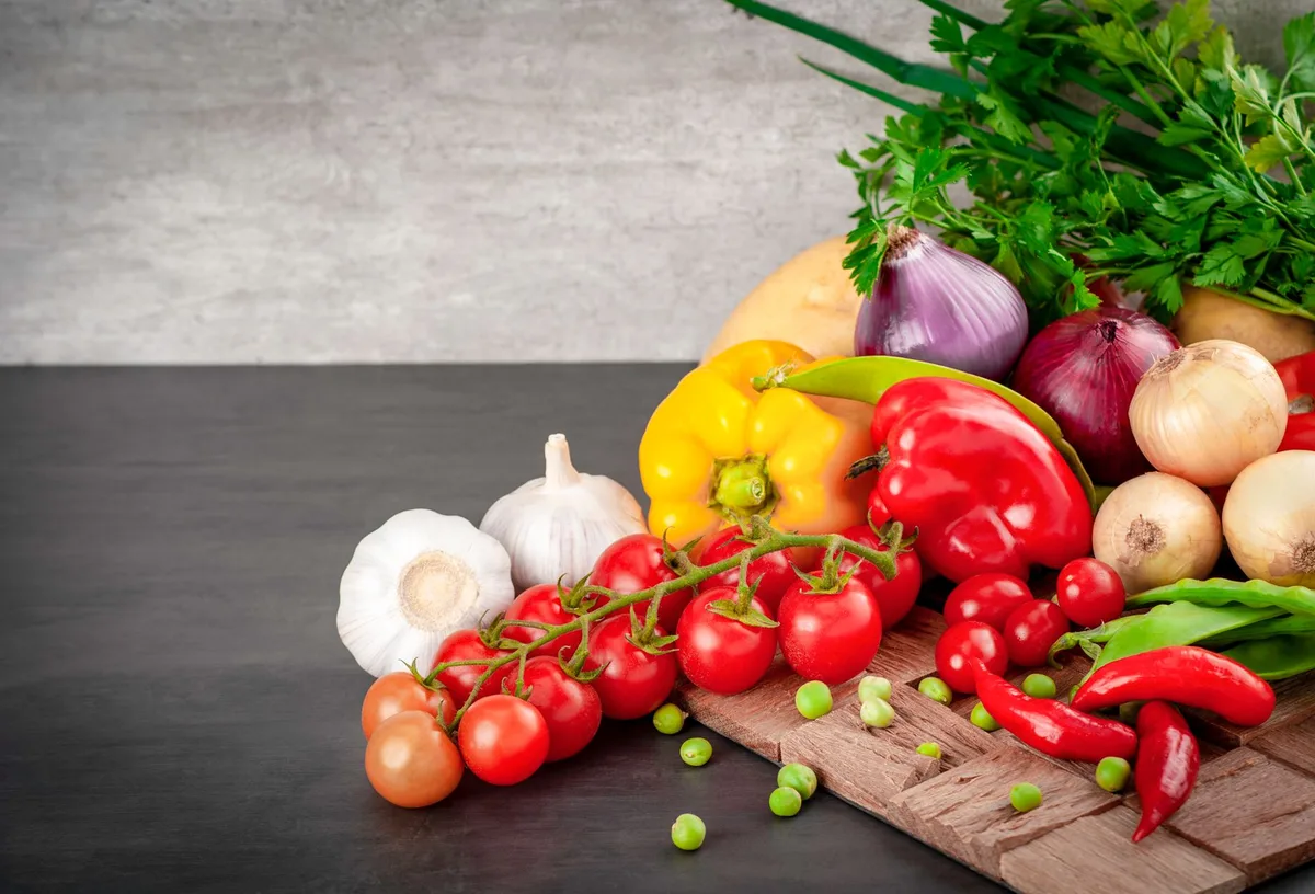 Ingrédients naturels riches en vitamines et minéraux pour la santé capillaire